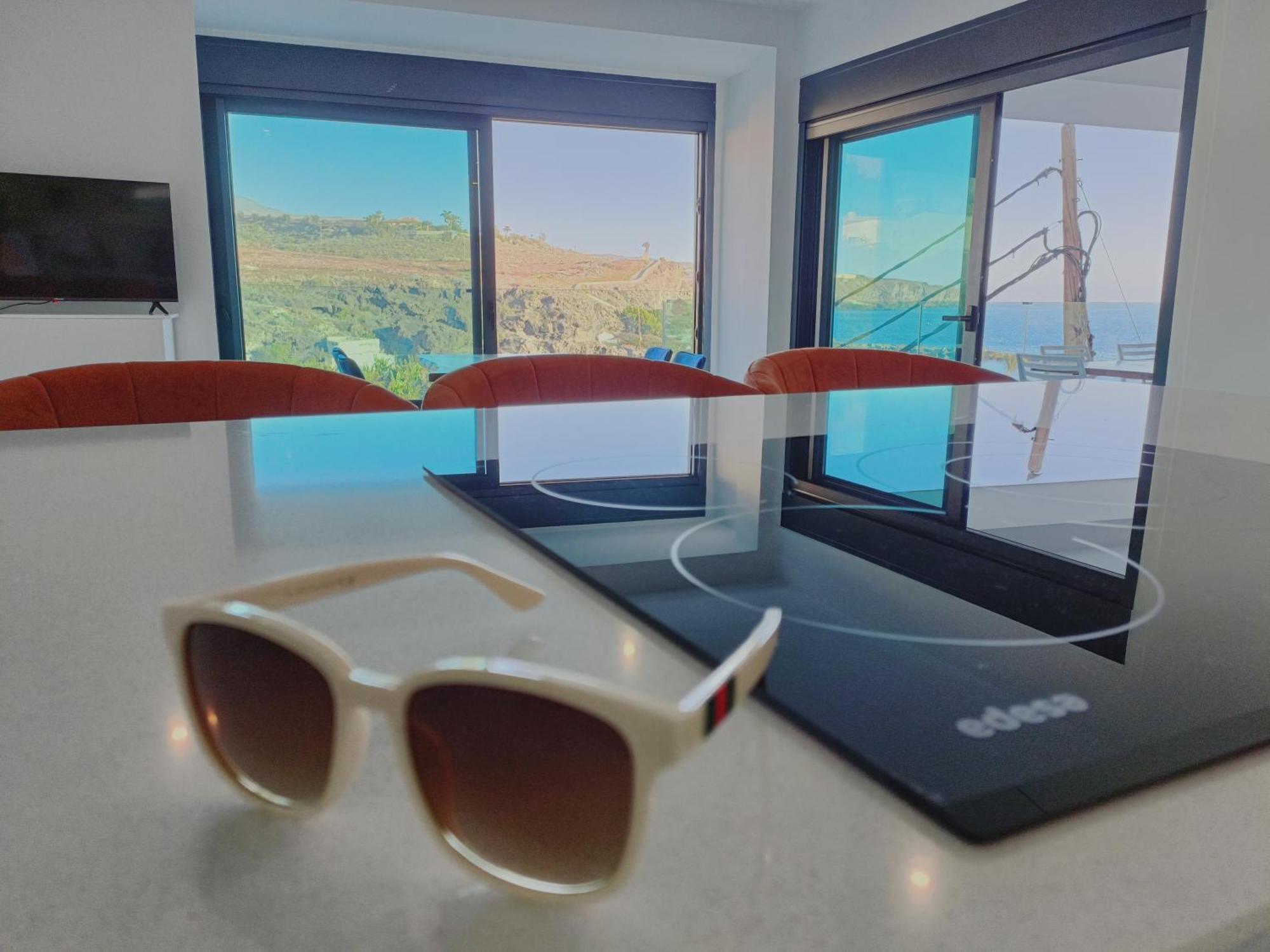 Sun And Seaview *